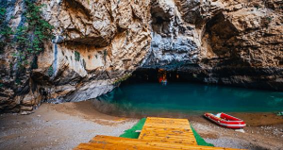 Altınbeşik Mağarası