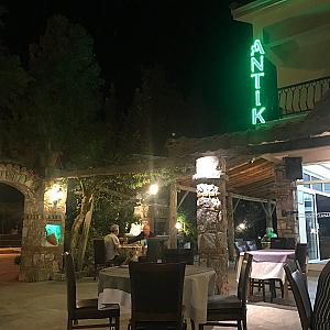 Antik Restaurant & Apartments