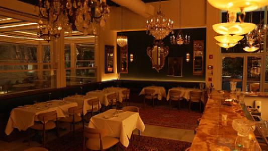 Antique garage cafe, İzmir fotoğrafı