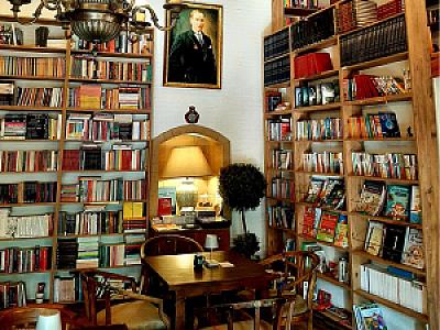Mabolla Bookstore & Cafe, İzmir fotoğrafı