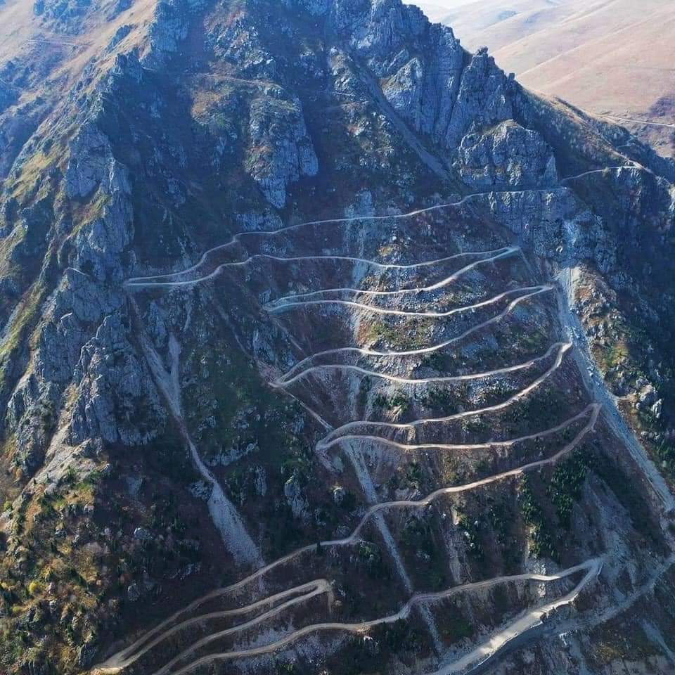 Dere Geçidi Virajı