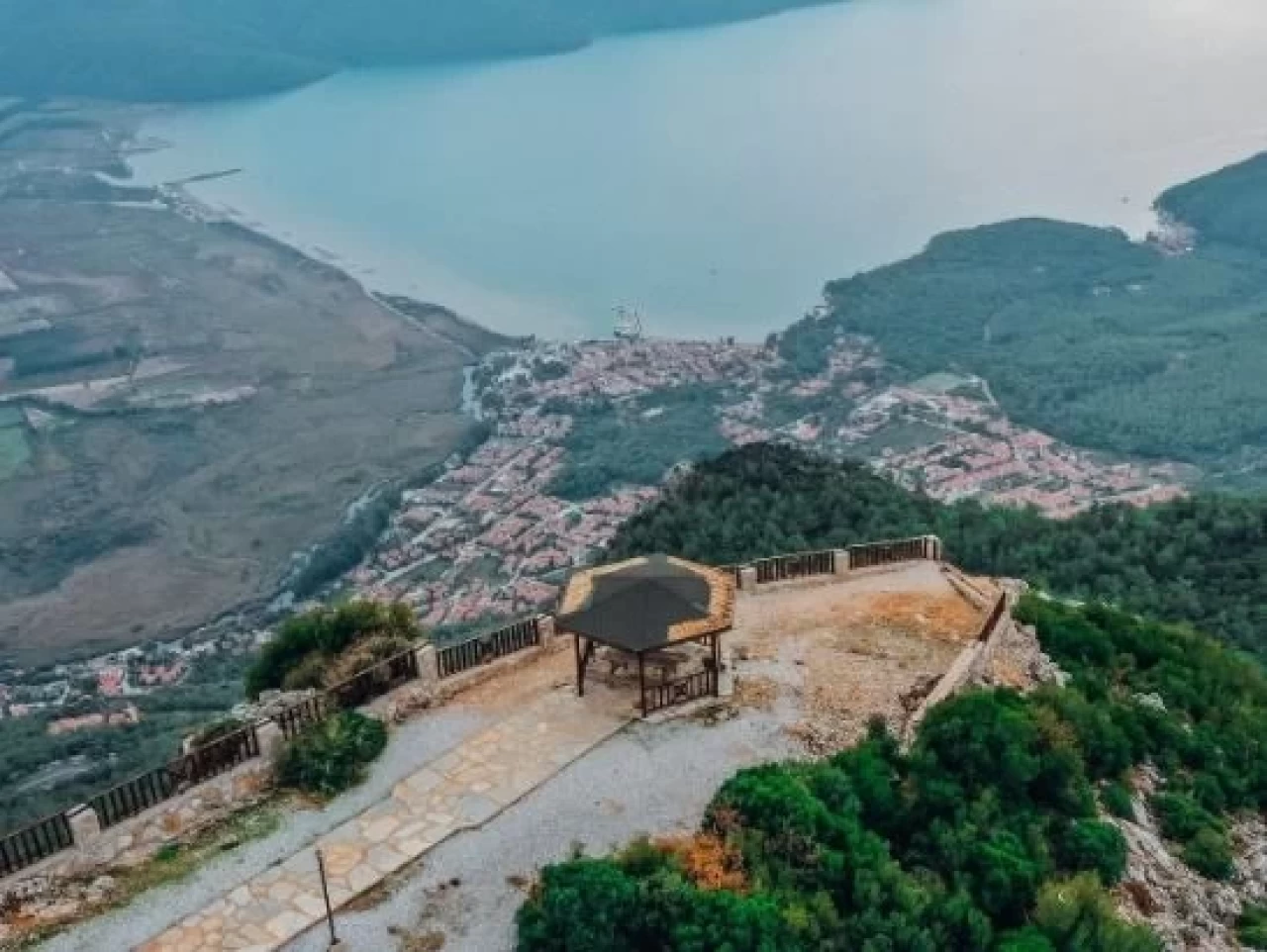 Orta Yükseklik Seyir Noktası