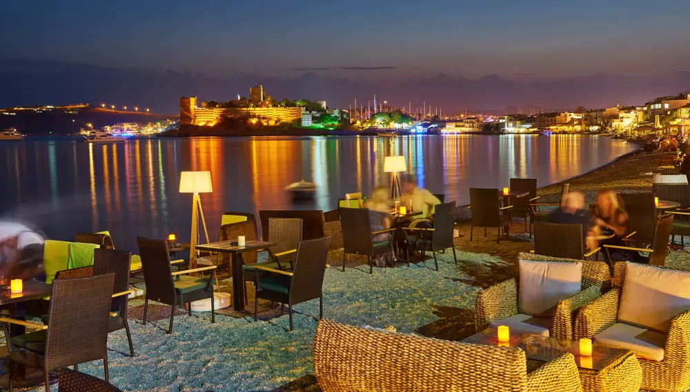 Bodrum'un Gece Hayatı: Efsanevi Eğlence ve Macera