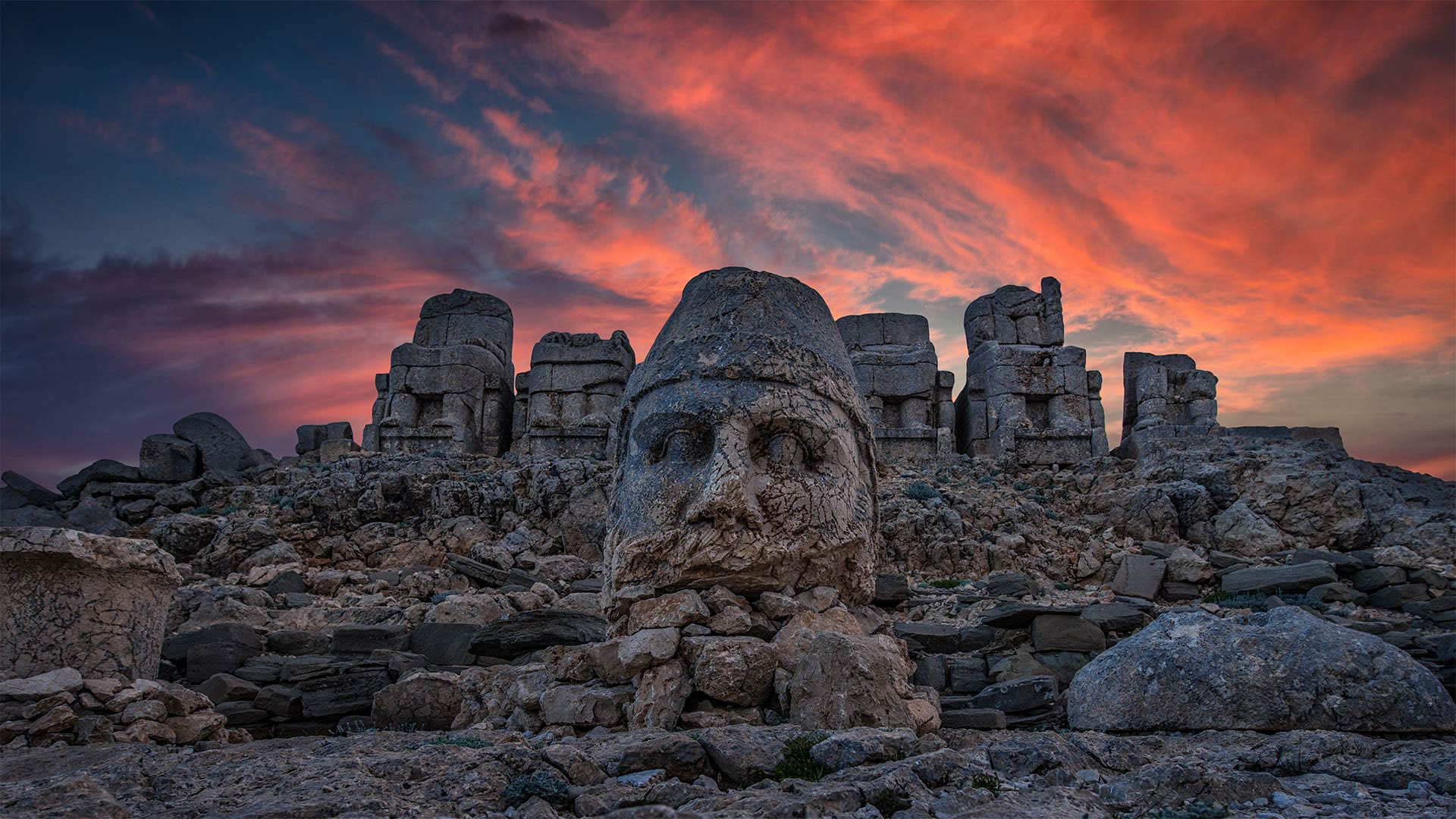Nemrut Dağı'nda Zamanın Derinliklerinde: Tarih, Astronomi ve Macera