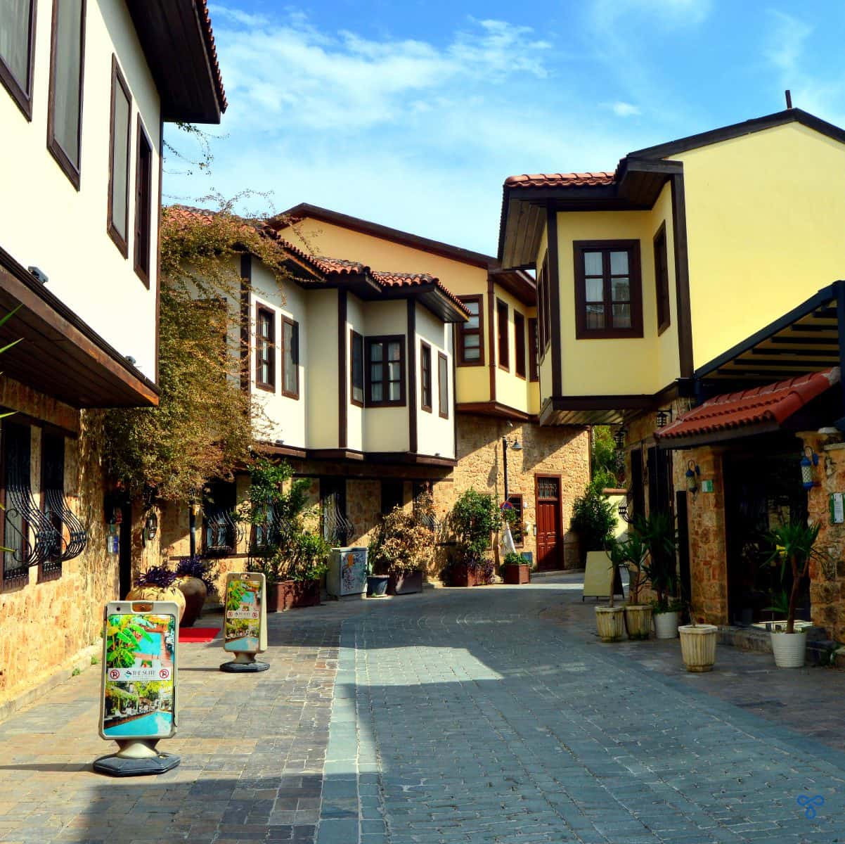 Antalya'dan Tarihe Yolculuk: Kaleiçi, Antik Kentler ve Doğal Güzellikler