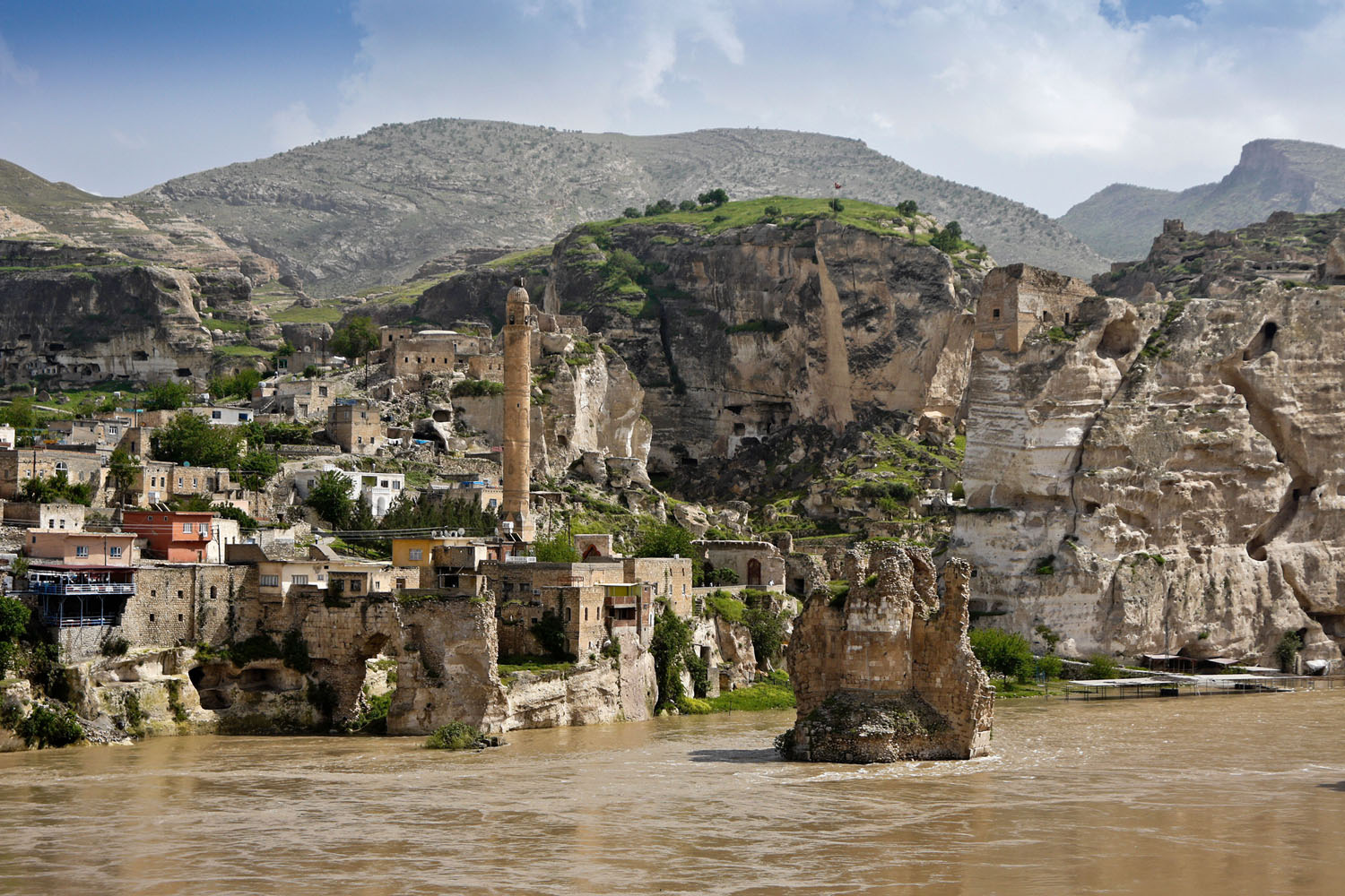 Hasankeyf: Sular Altında Kalan 12.000 Yılın Hikayesi