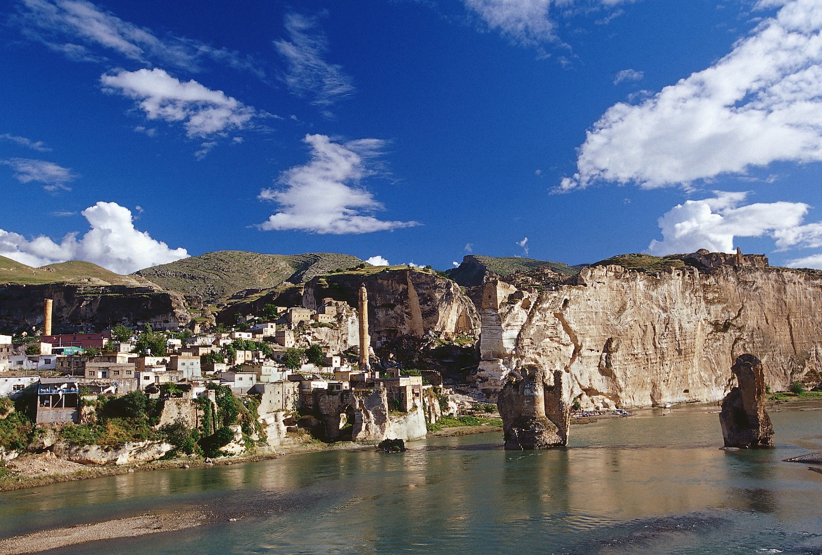Hasankeyf: Sular Altında Kalan 12.000 Yılın Hikayesi