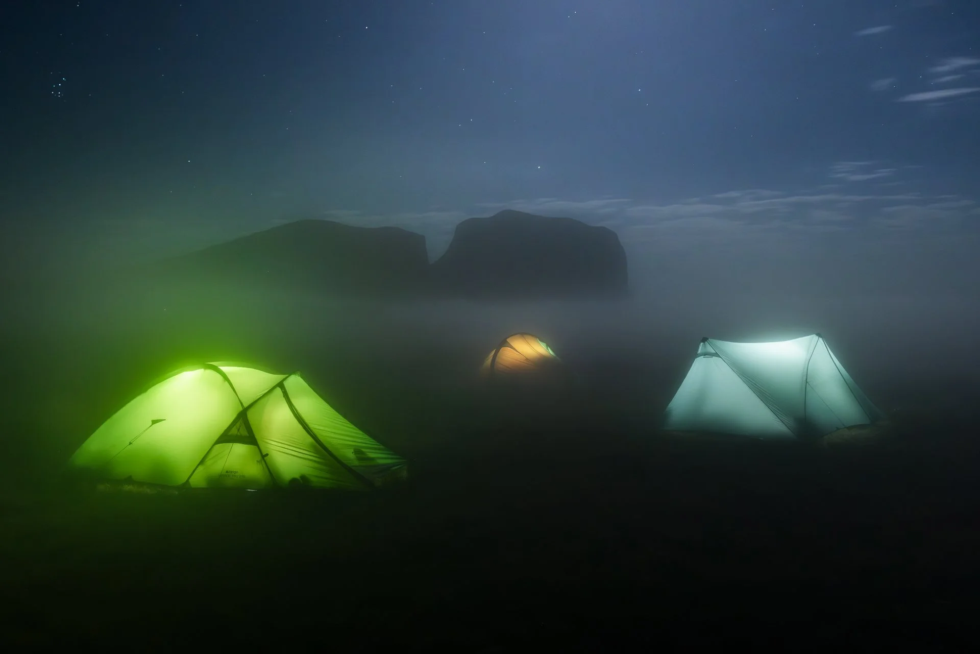 Gece Yürüyüşünün Cazibesi: Hazırlık, Ekipman ve Güvenlik