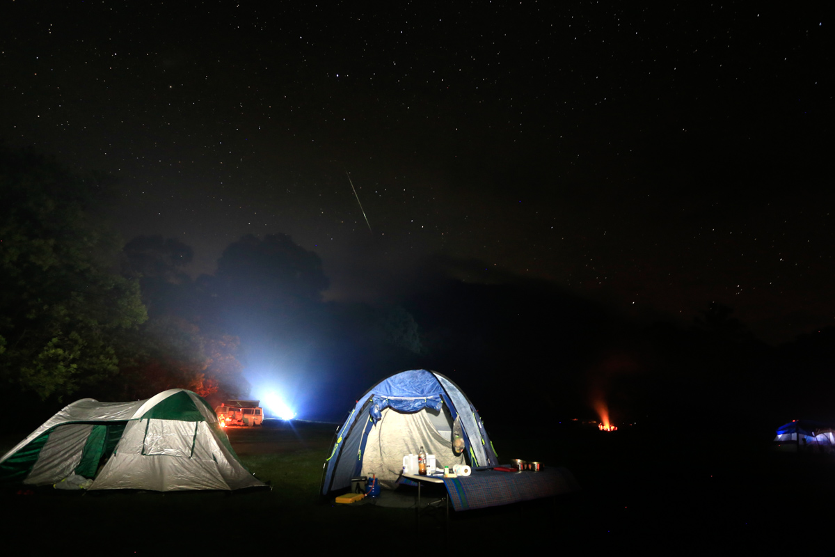 Gece Yürüyüşünün Cazibesi: Hazırlık, Ekipman ve Güvenlik