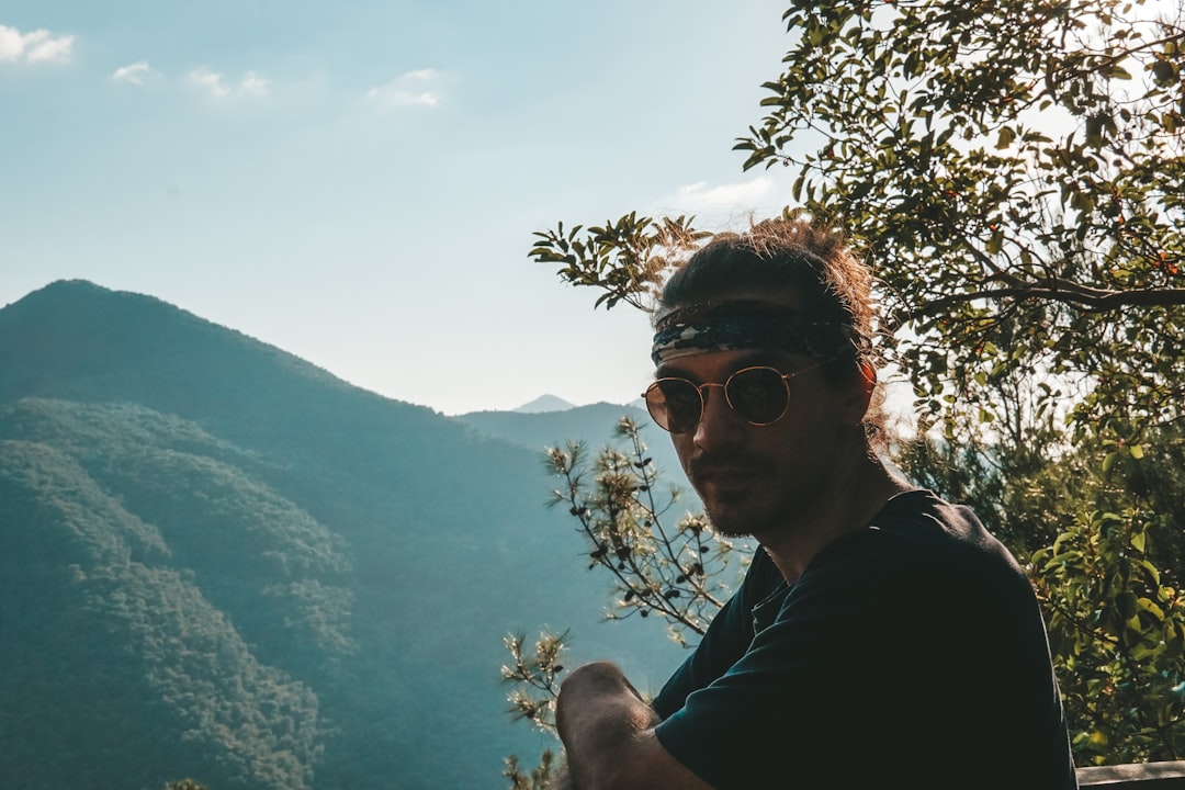 Tek Başına Yürüyüş: Özgürlük Hisi ve Güvenlik Arasında Dengelenecek Bir Macera