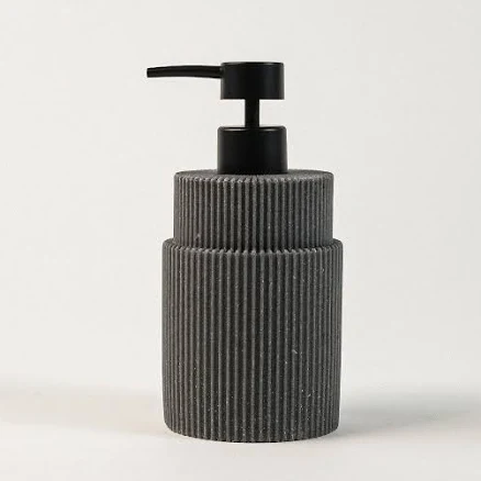 Silva Antrasit Polyresin Sıvı Sabunluk (300 ml) Silva Antrasit Polyresin Sıvı Sabunluk (300 ml)